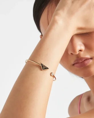 eternal gold bangle bracelet in yellow gold with diamond 2 1 330x413 - Eternal Gold Bangle Bracelet in Yellow Gold with Diamond